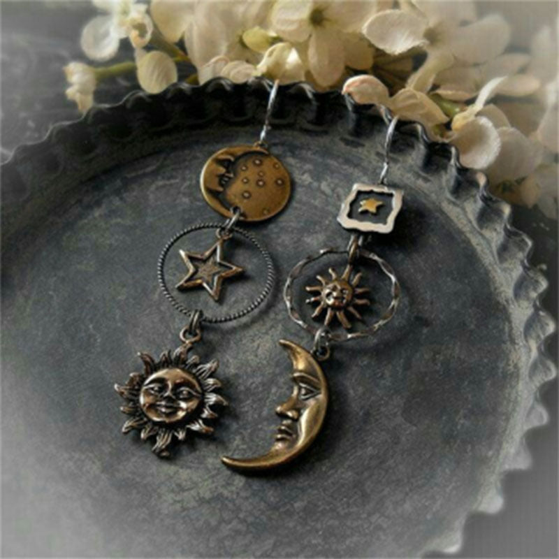 Wholesale Gothic Punk Devil' s Eye Handmade Metal Long Earrings Jewelry Accessory