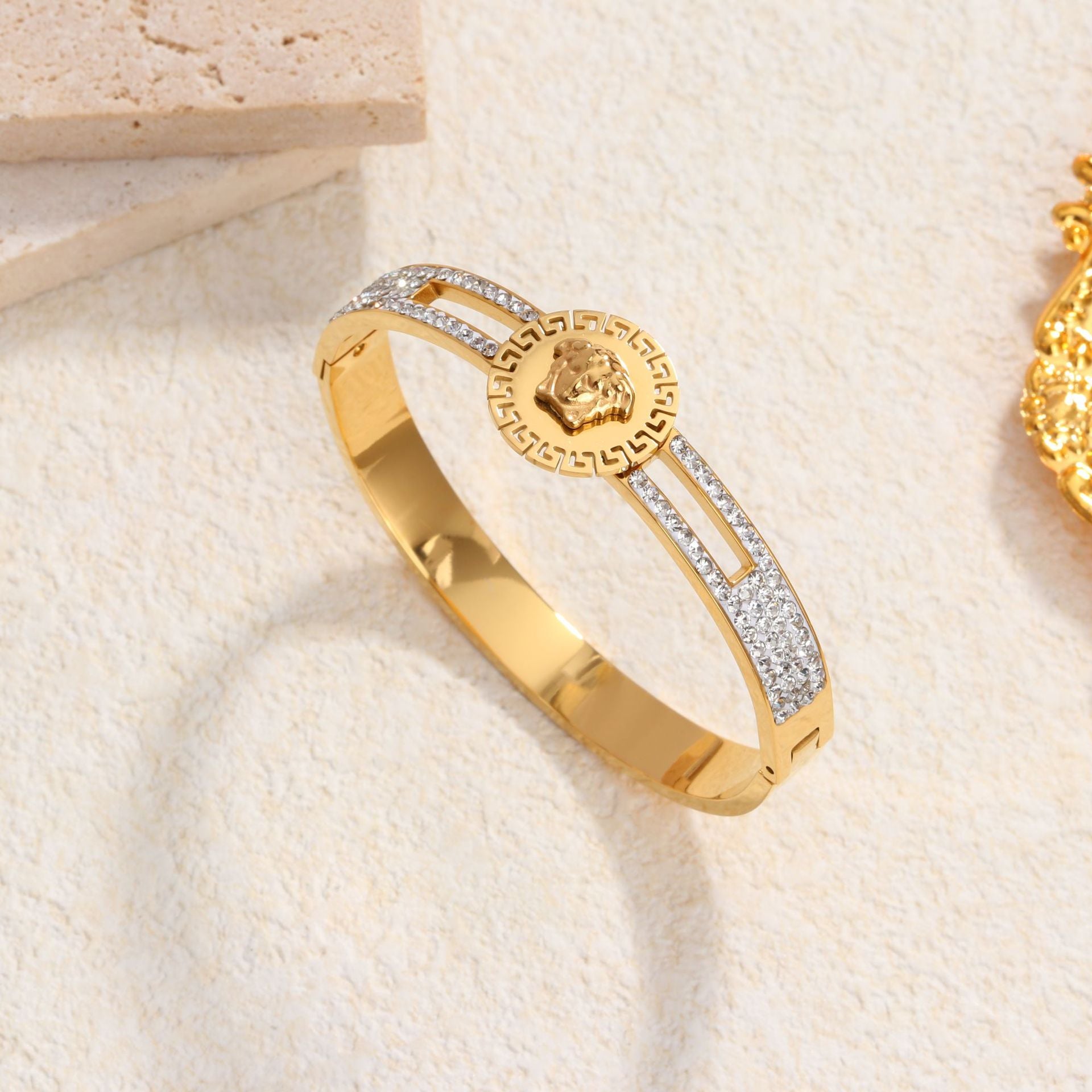 Wholesale Titanium Steel Bracelets,  Light Luxury Stainless Steel Jewelry Bracelets,  Women' s Accessories