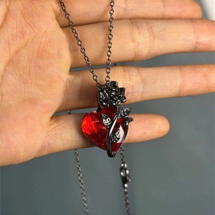 Wholesale Gothic Dark Love Heart Pendant Layered Necklace Fashion Accessory for Women