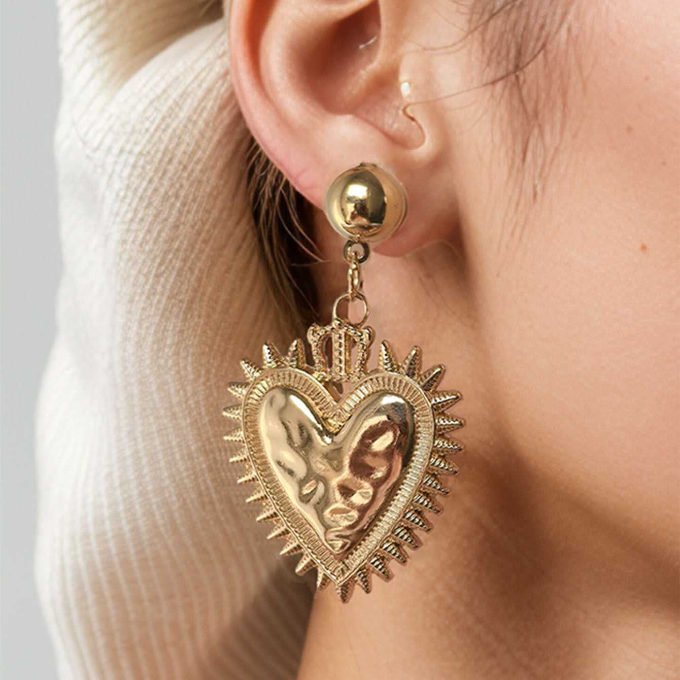 Wholesale  Retro Gothic Heart-shaped  Earrings