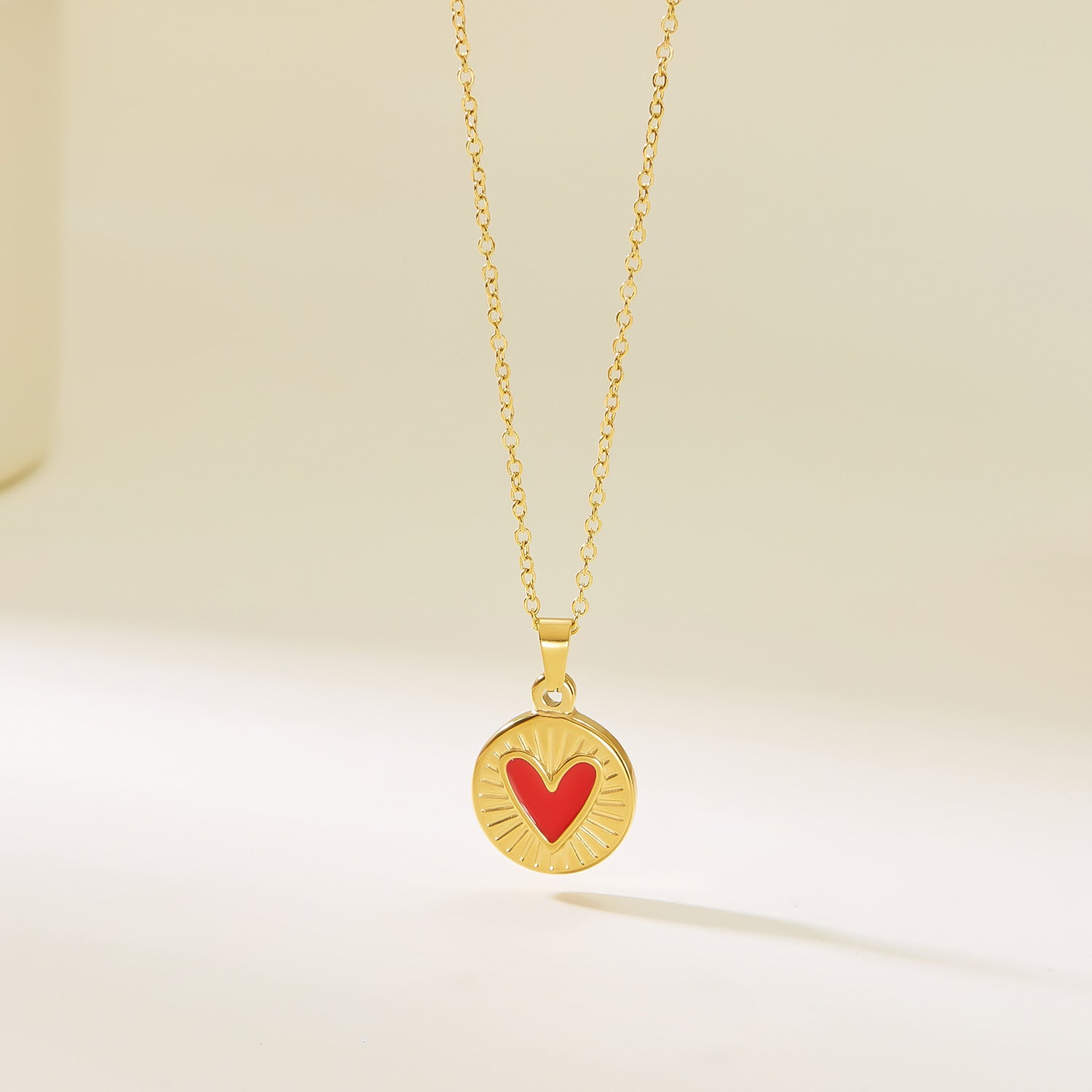 Wholesale drop oil love titanium steel item niche design opening and closing heart-shaped pendant clavicle chain