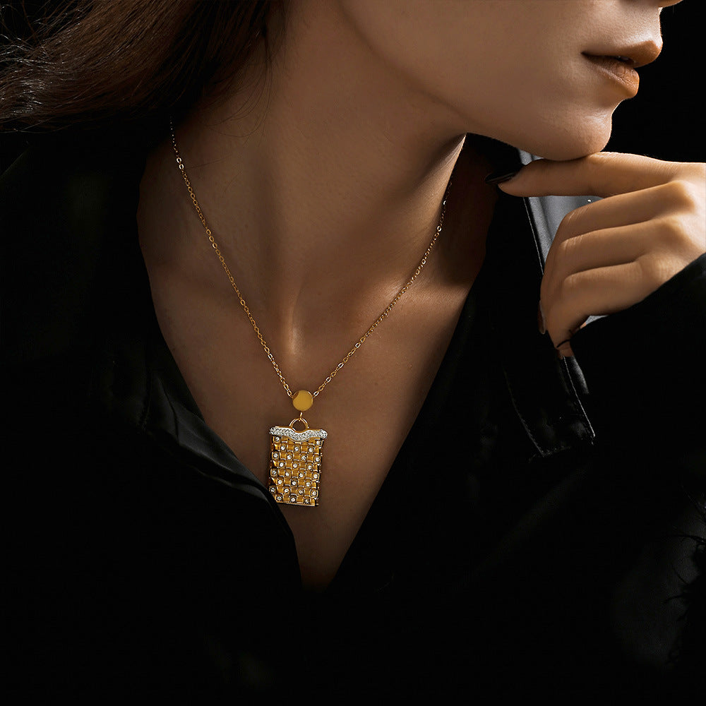 Wholesale Titanium Steel Bric Pendant Lockbone Chain  Light Luxury  Zircon Diamond Necklaces