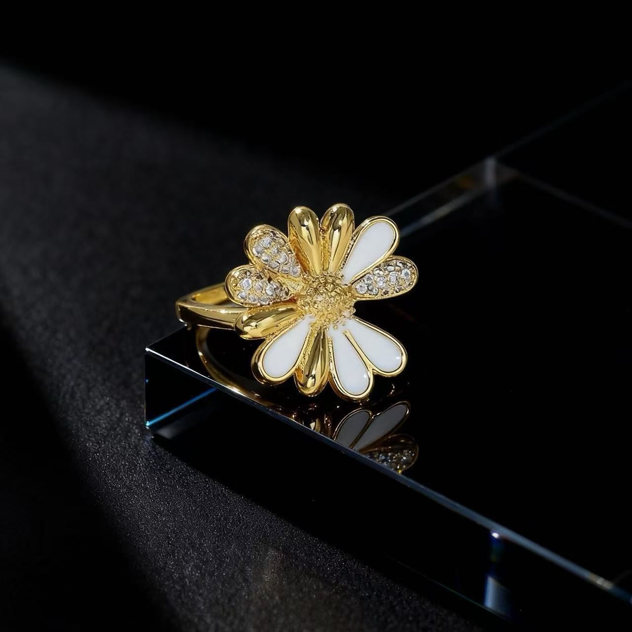 Wholesale Trendy Flower Open Ring For Women Zircon Pearl Rhinestone Design Jewelry Accessory Gift Everyday Wear Resale