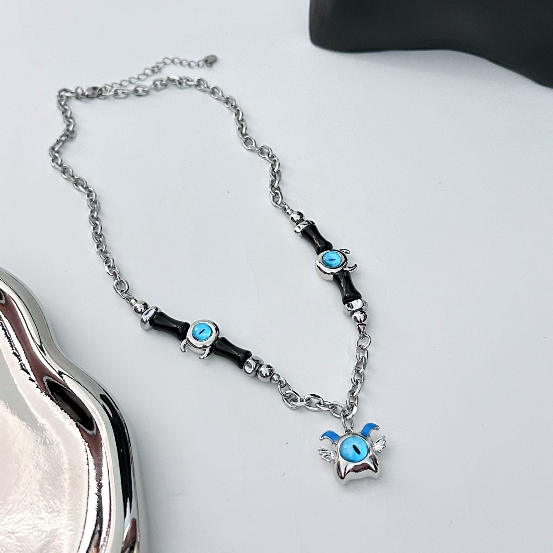 Wholesale Stainless steel Little Devil's Eye sweater necklace clavicle chain