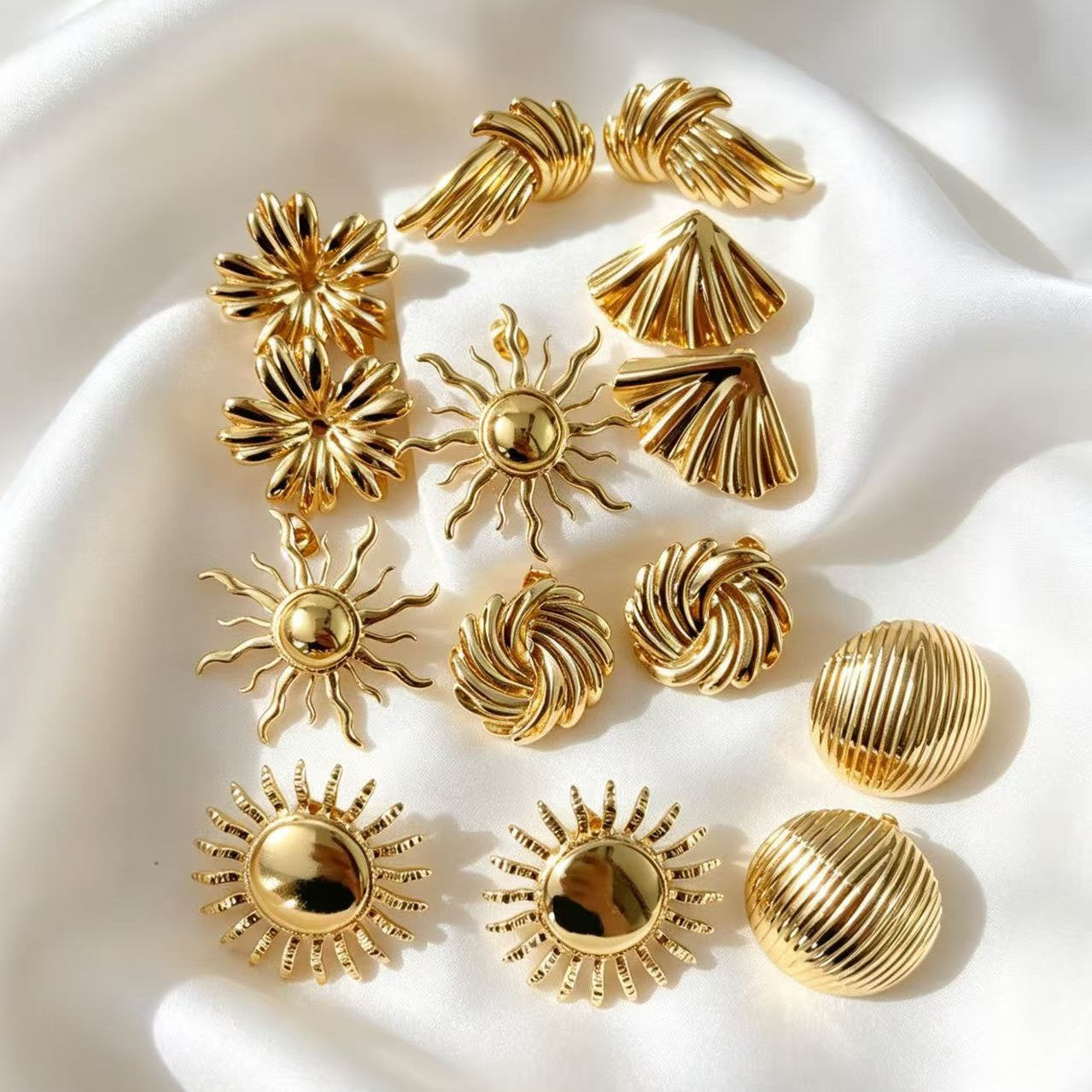 Wholesale Sunflower Shell Stud Earrings for Women,  Gold Retro Stainless Steel,  Stylish Party Jewelry,  Boutique Resale Gift