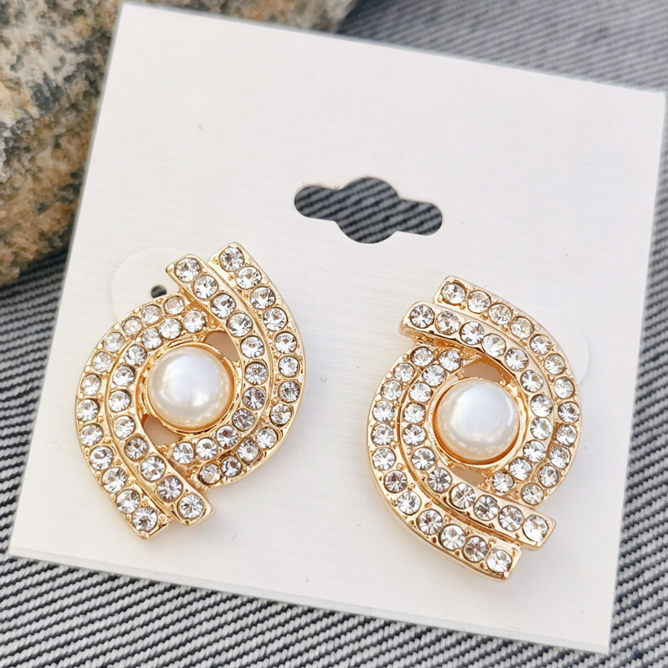 Wholesale Retro Chic Wrinkled Petal Flower Earrings For Women Zinc Alloy Party Jewelry Accessory Gift