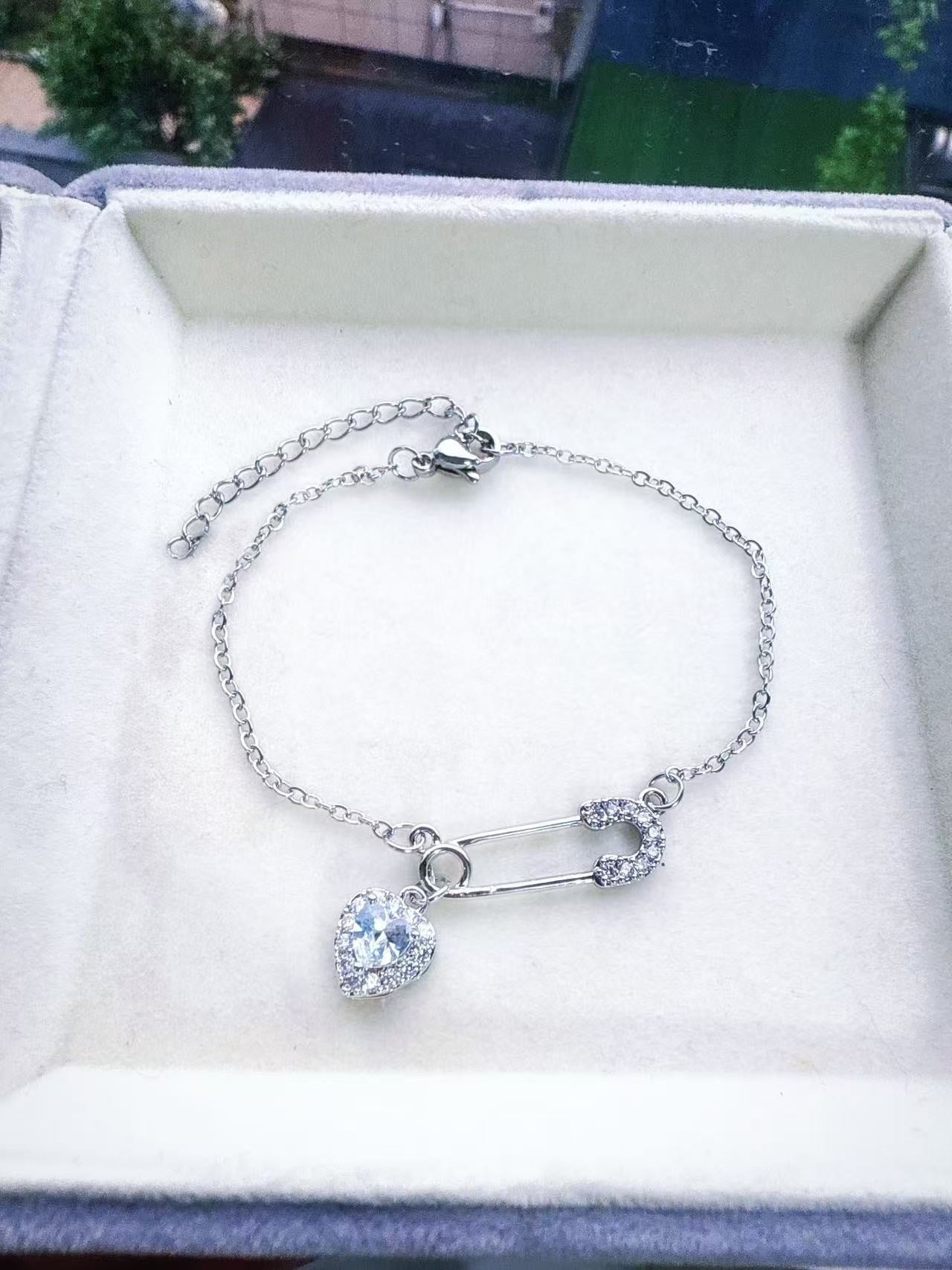 Wholesale Run Princess Heart Zircon Paperclip Necklace Layered Collarbone Chain Fashion Accessory Gift For Women