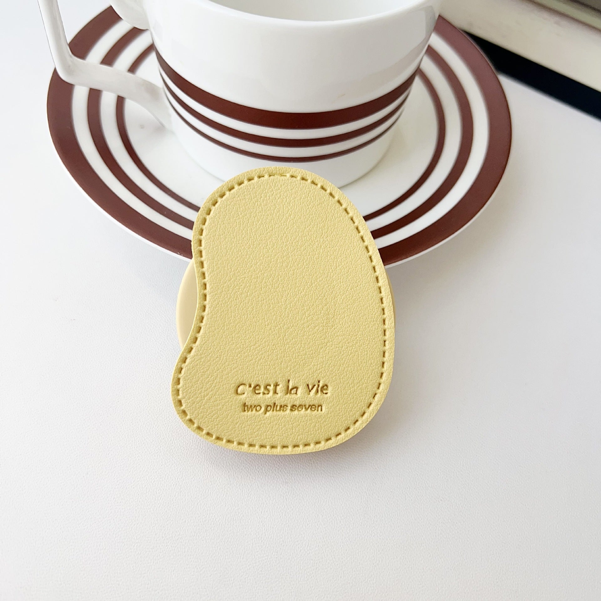 Wholesale Film-textured potato-shaped creative phone holder