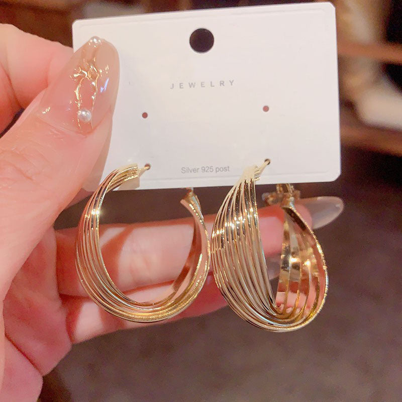 Wholesale  exaggerated metal wind twisted earring