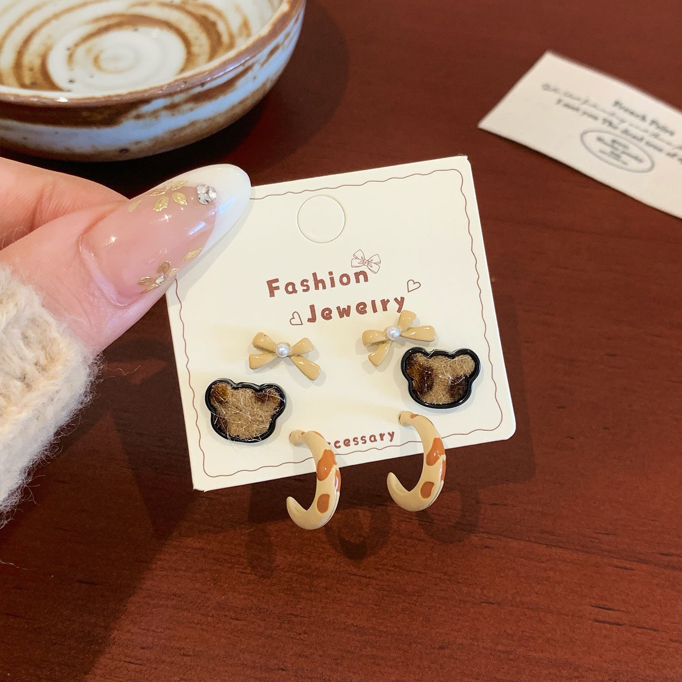 Wholesale Cute cat earrings with bows and cartoon silver needles  love Maillard earrings