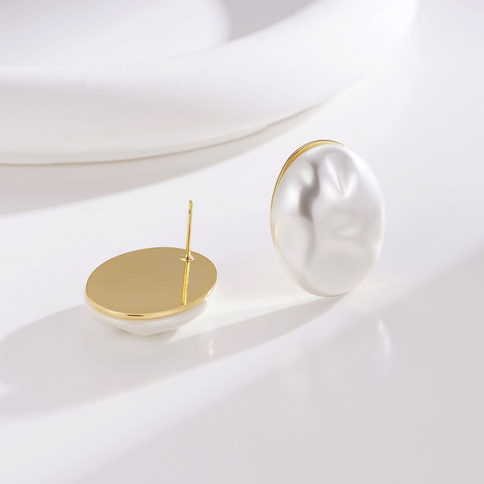 Wholesale white pearl earrings