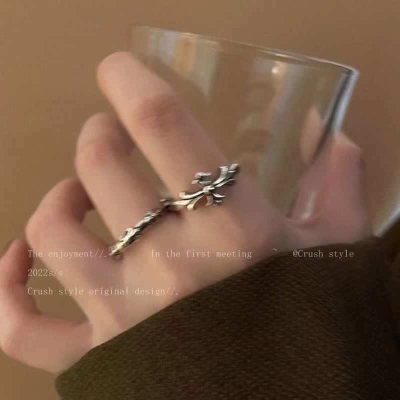 Wholesale Antique Silver Alloy Hollow Star Open Ring Women S Vintage Distressed Adjustable Ring Everyday Fashion Accessory