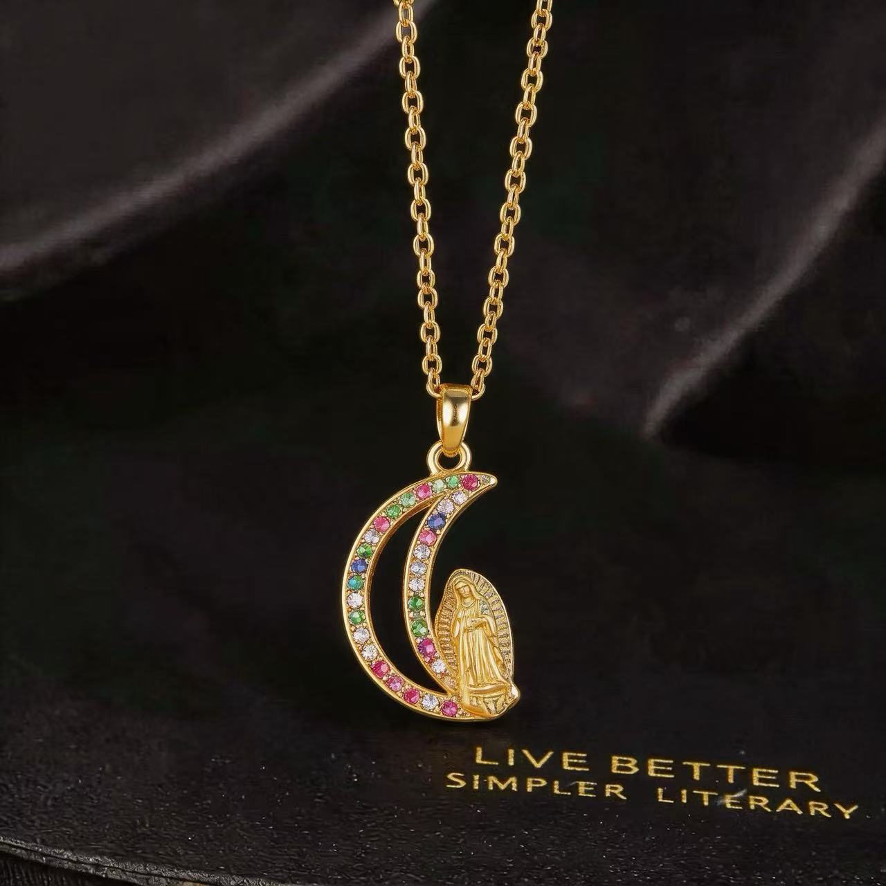 Wholesale Chic Maria Pendant Necklace For Women Copper Gold Plated Zircon Geometric Pendant Trendy Fashion Accessory For Resale