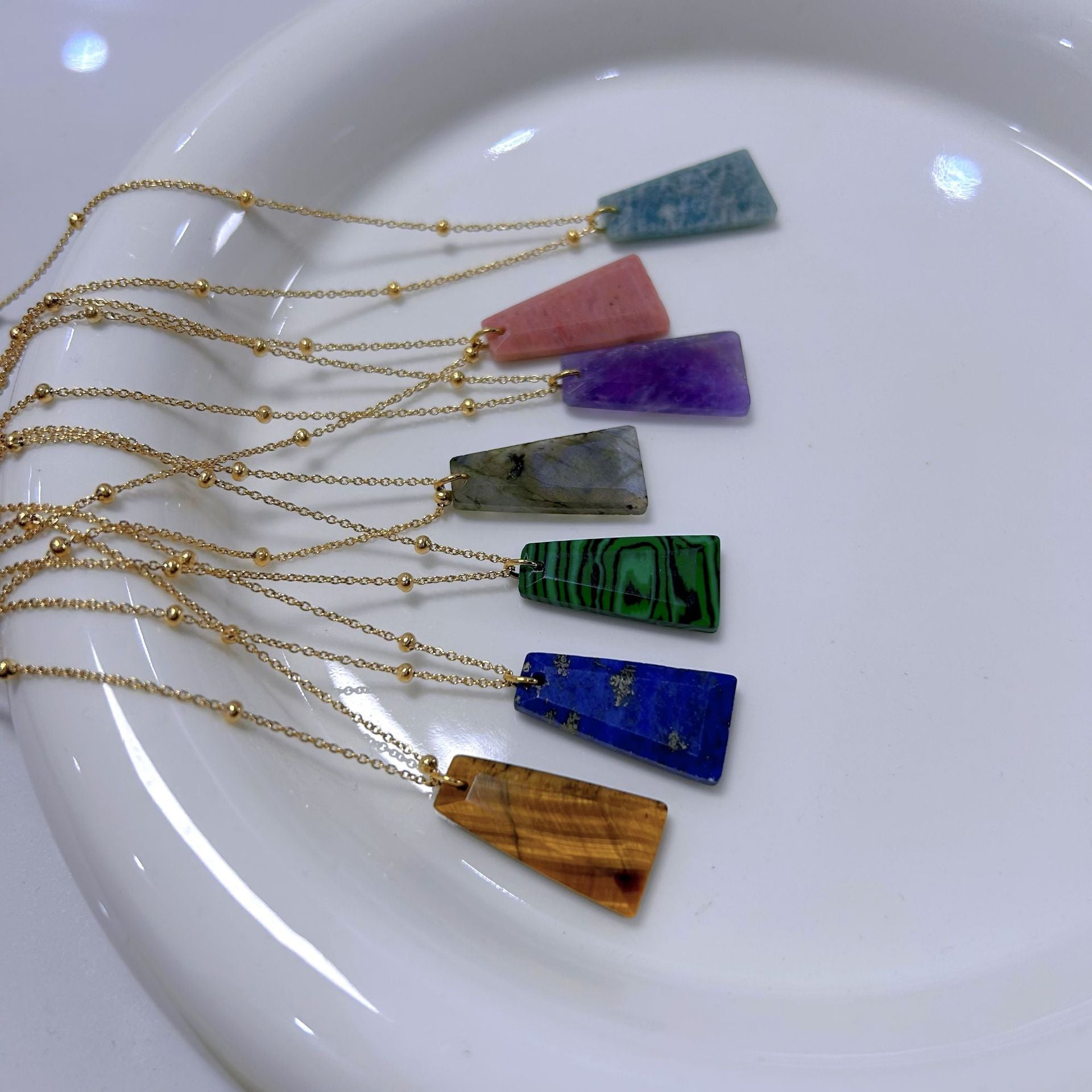 Wholesale Stainless steel natural stone cut trapezoidal geometric pendant necklace