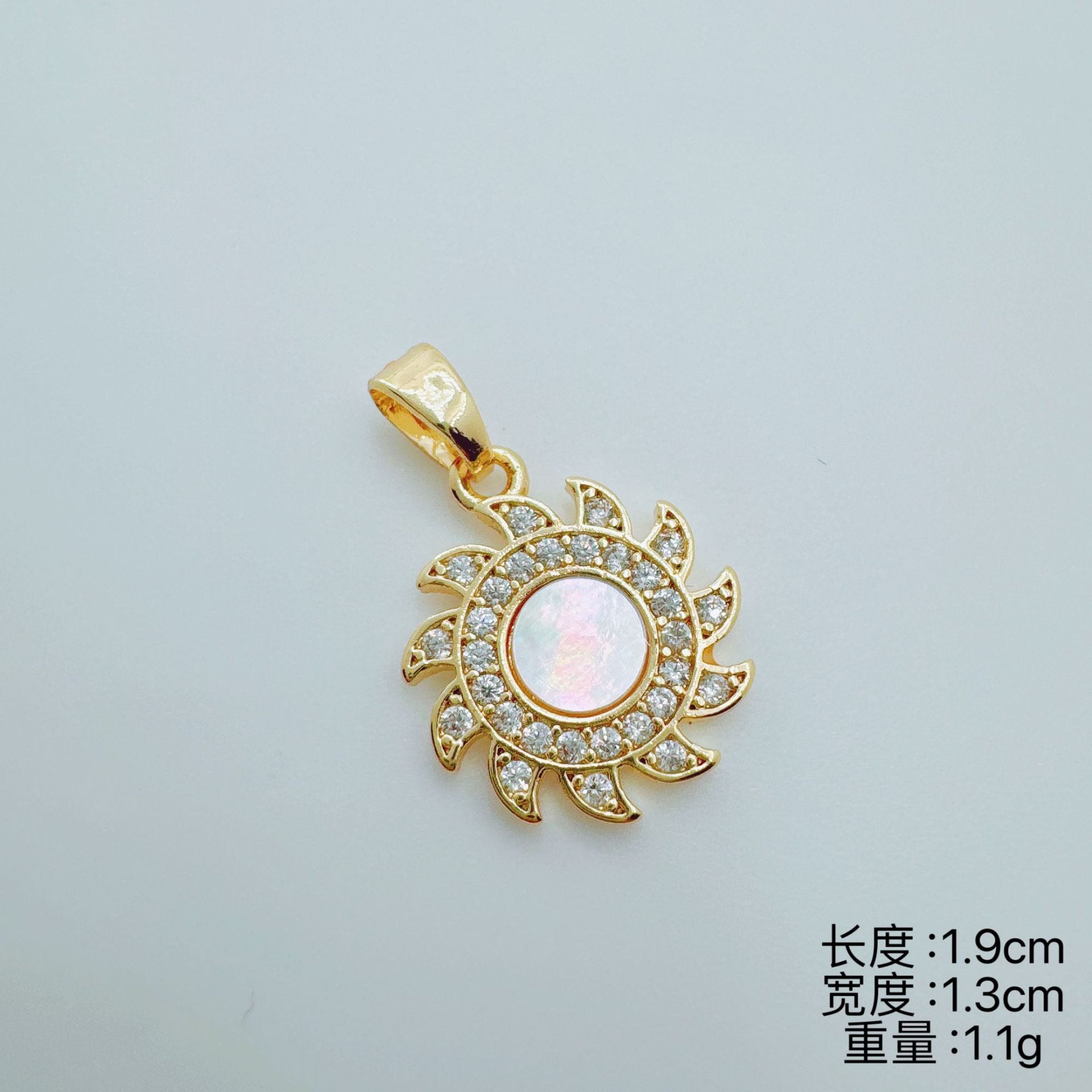 Wholesale Copper Gold Plated Shell Cloud Pendant Necklace Chic Jewelry Accessory for Women