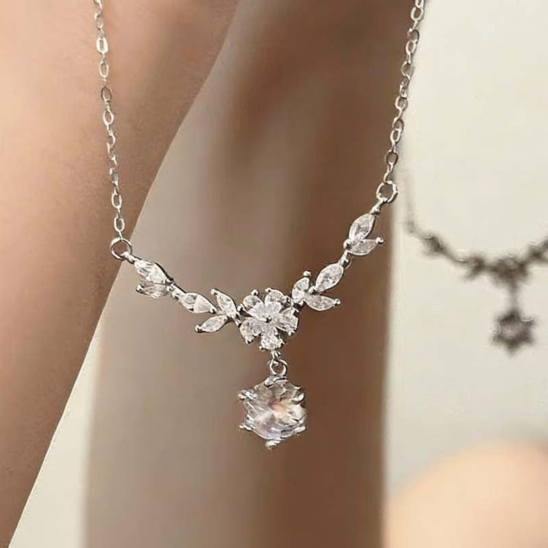 Wholesale Electroplated Zinc Alloy Wisteria Flower Pendant Necklace Forest Style Layered Chain Casual Fashion Jewelry Boutique Resale