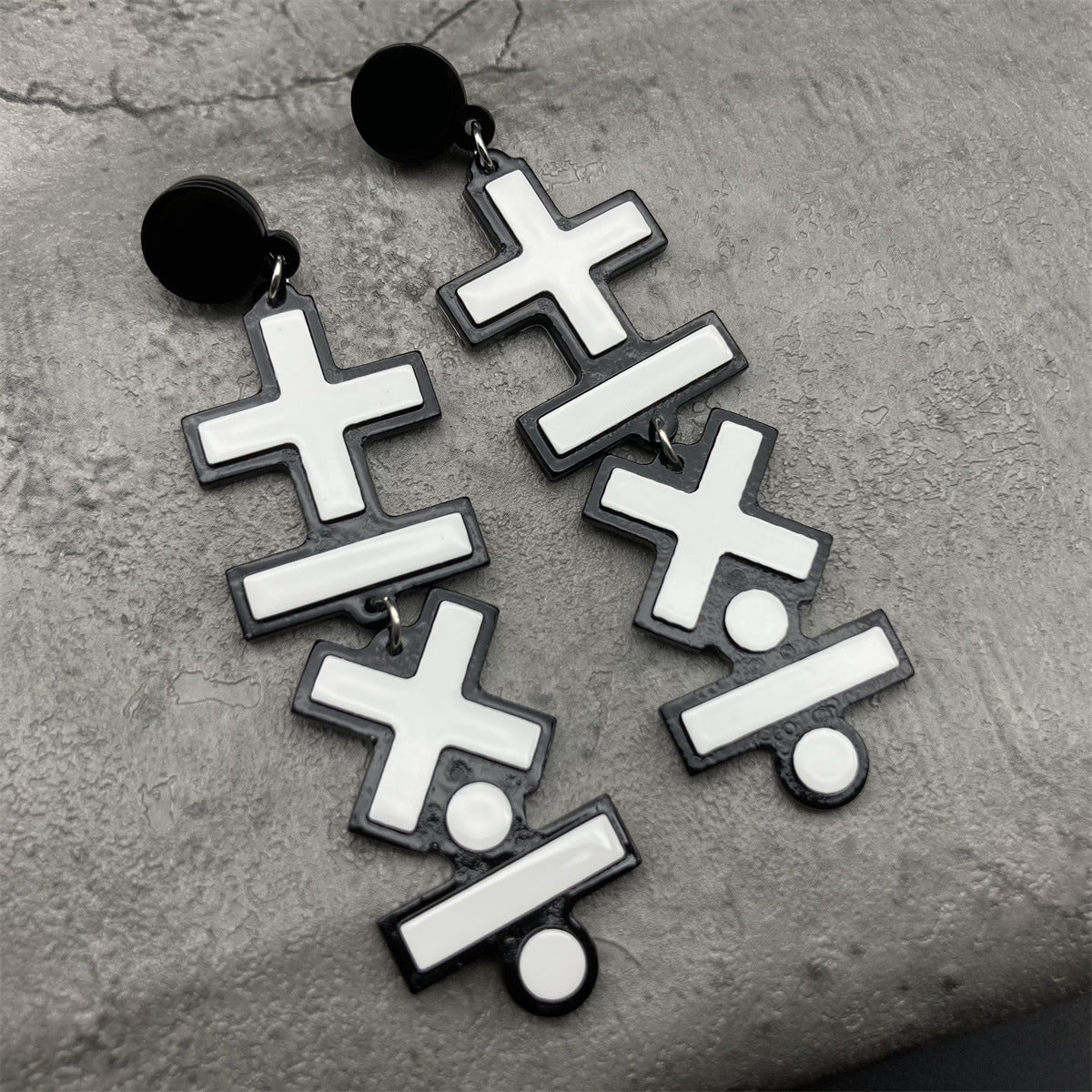 Wholesale Black and White Contrast Geometric Acrylic Earrings ACC-ES-FX030