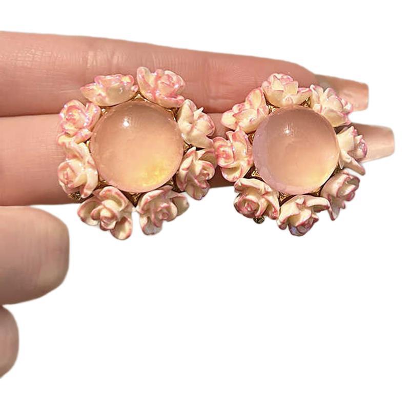 Wholesale Alloy Electroplated French Retro Flower Cat' s Eye Earrings - Chic Jewelry Accessory for Everyday Wear