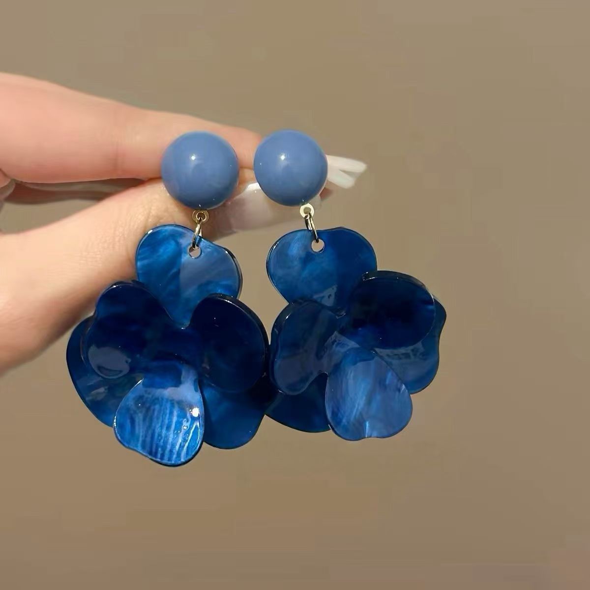 Wholesale Electroplated Flower Stud Earrings Colorful Gradient Petal Design Summer 2026 New Boutique Resale