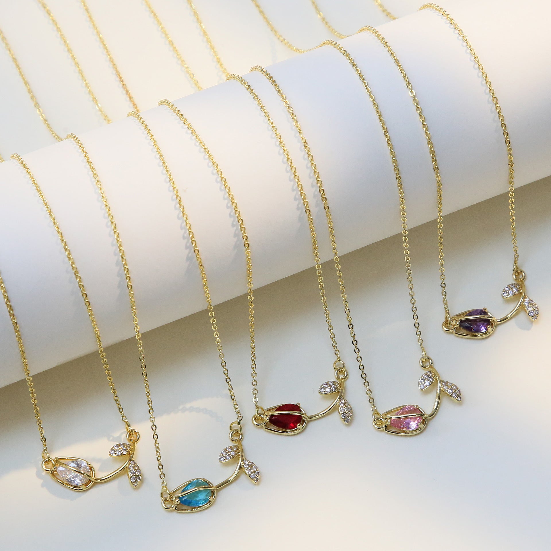 Wholesale Light luxury full diamond zircon rose flower pendant necklace