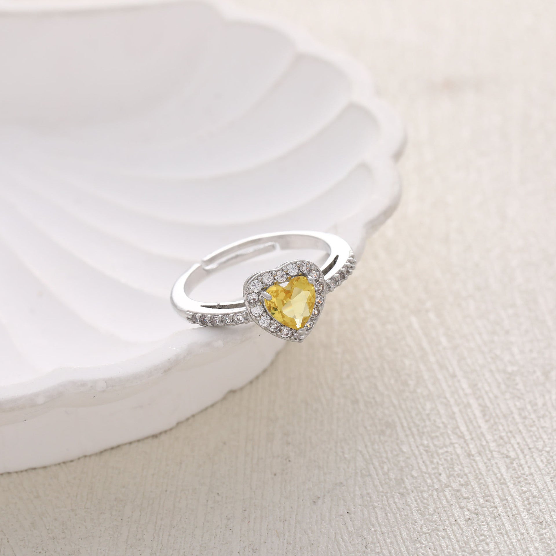 Wholesale copper material single color rhinestone love ring