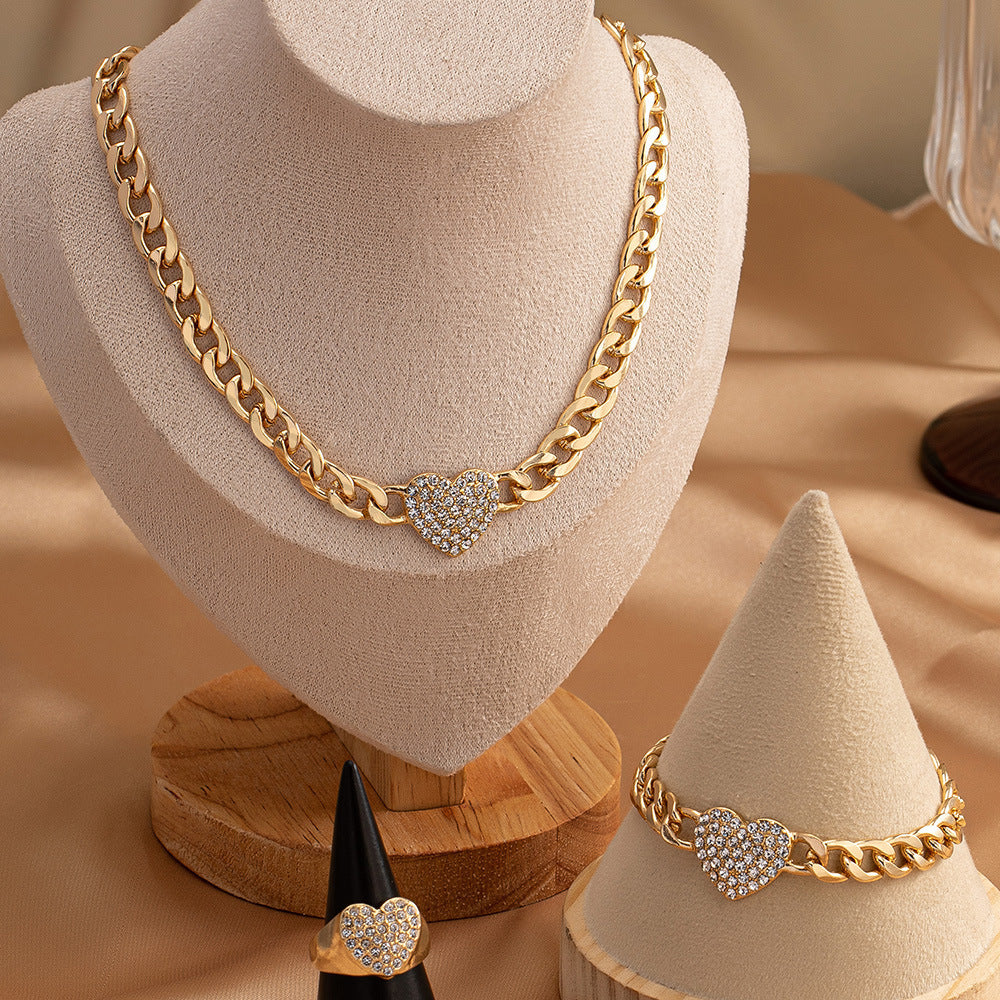 Wholesale Retro Elegant Heart Jewelry Set Gold Tone Alloy Earrings Necklace Bracelet Fashion Accessory For Party Wear