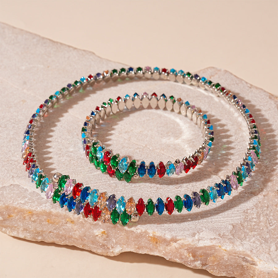 Wholesale Light luxury style contrasting color zircon water drop-shaped circle open collar bracelet