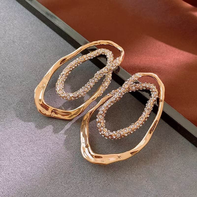 Wholesale Gold Tone Zinc Alloy Double Layer Hollow Out Flower Stud Earrings Irregular Stylish Design For Boutique Resale