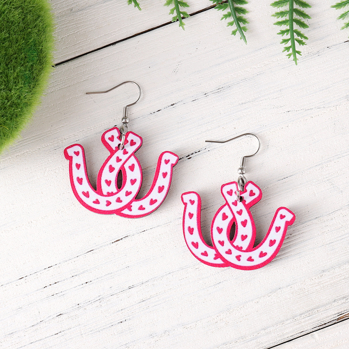 Wholesale  Western Style Y2K Pink Love Horseshoe Pendant Earrings