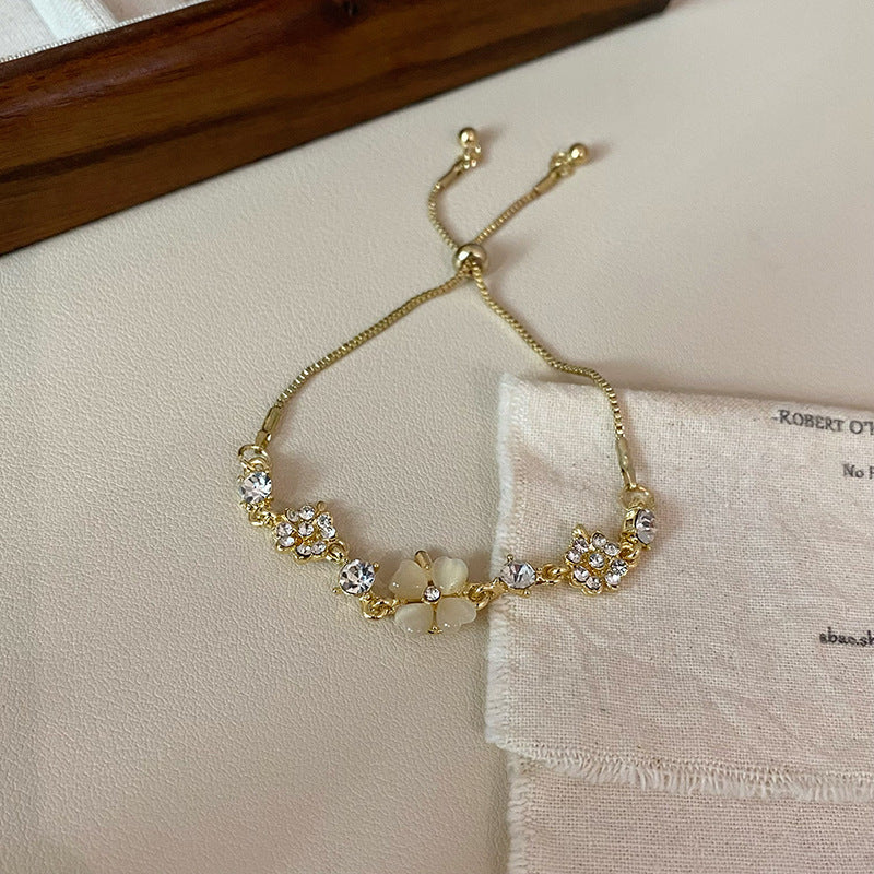 Wholesale Cat' s Eye Flower Bracelet