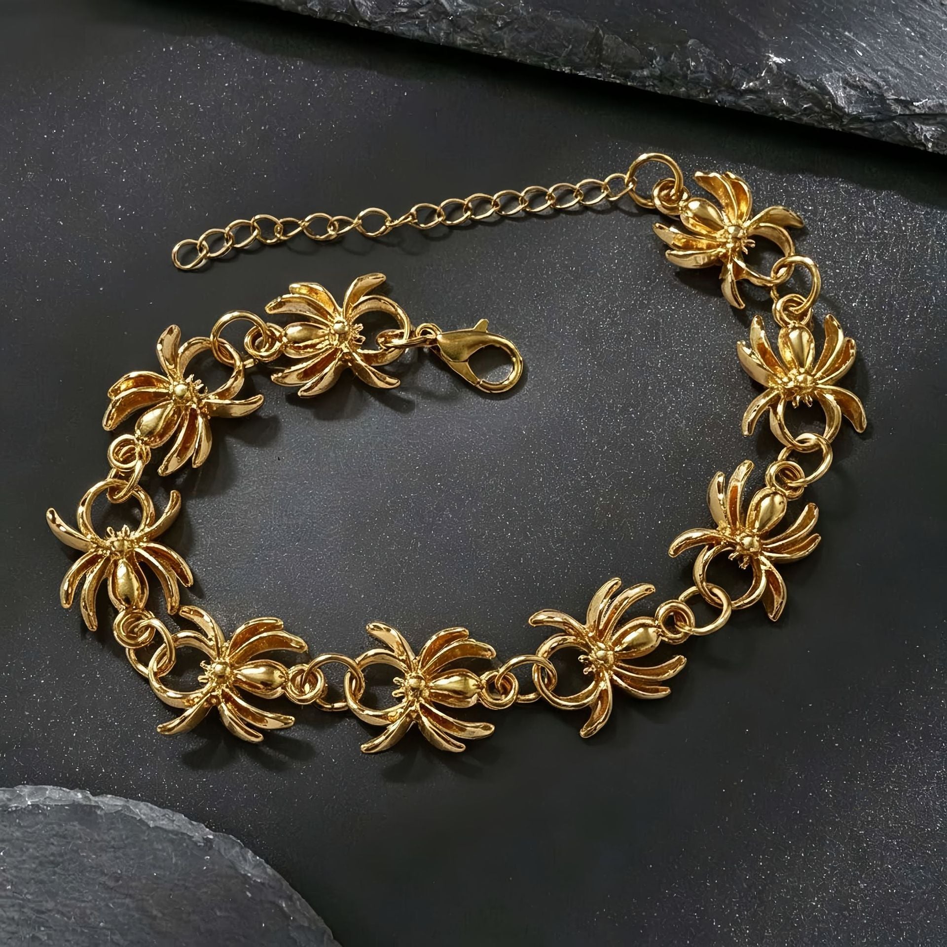 Wholesale Gothic  Wrist Chain Street Hip Hop Alloy Bracelet Fashion Jewelry Accessory Trendy Gift