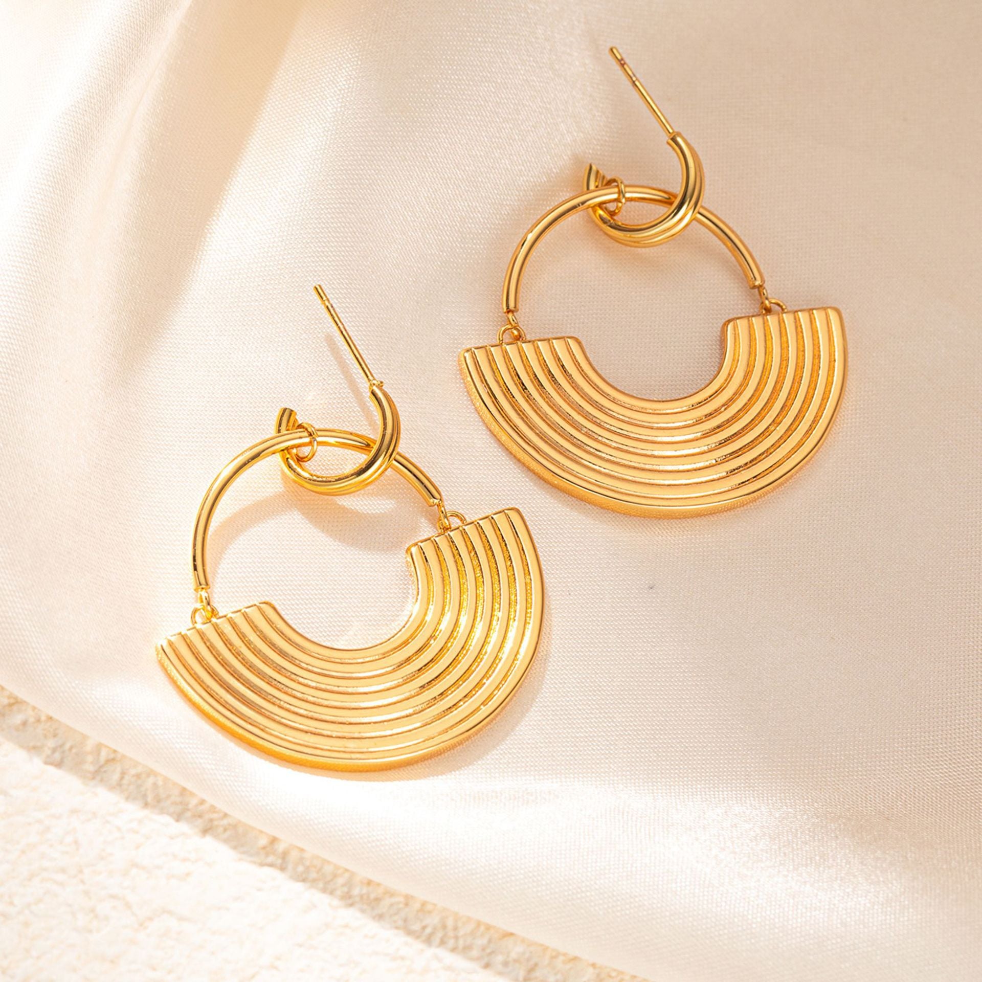 Wholesale French-Style Semicircular Titanium Steel Earrings,  Fashion Accessory for Everyday Wear Boutique Resale