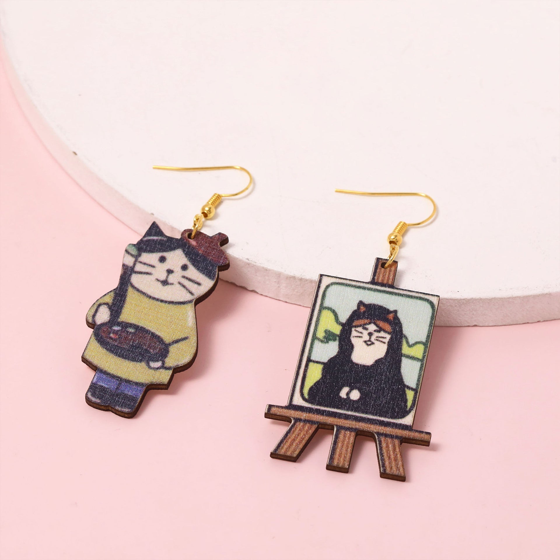 Wholesale  environmentally wooden earrings retro cartoon cat earrings