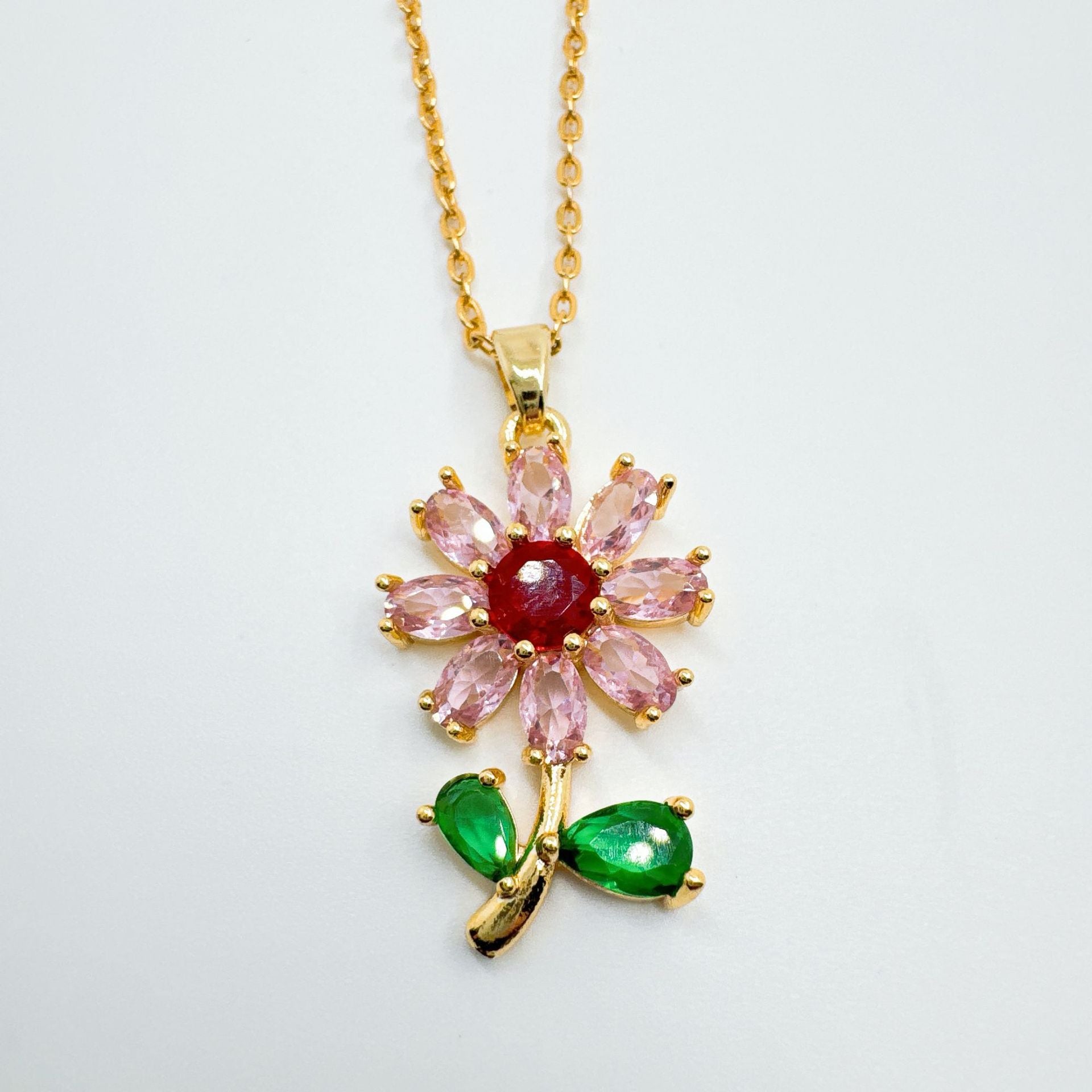 Wholesale Gold Plated Copper Zircon Necklace Sweet Cool Flower Pendant Boutique Resale
