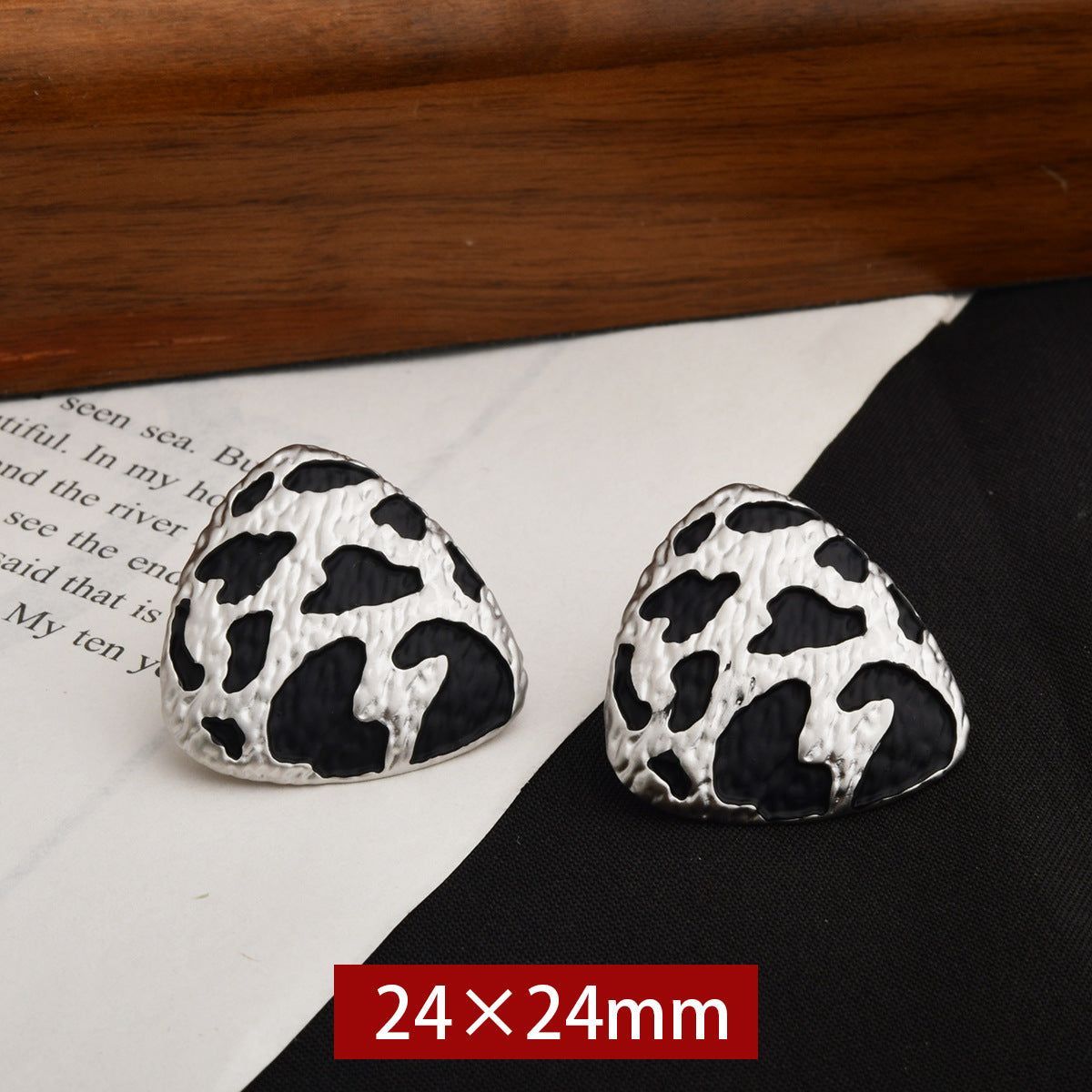 Wholesale  Irregular Leopard Print Geometric Round Earrings
