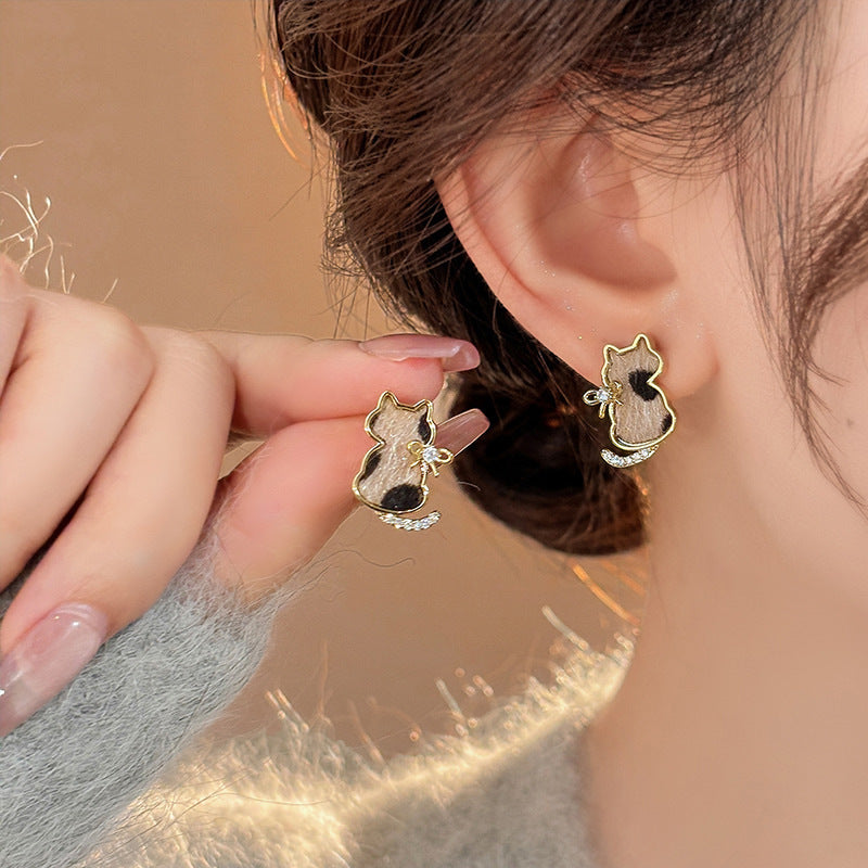 Wholesale Light Luxury Leopard Print Kitten Earrings Diamond Inlay Alloy Jewelry Gift for Party Boutique Resale