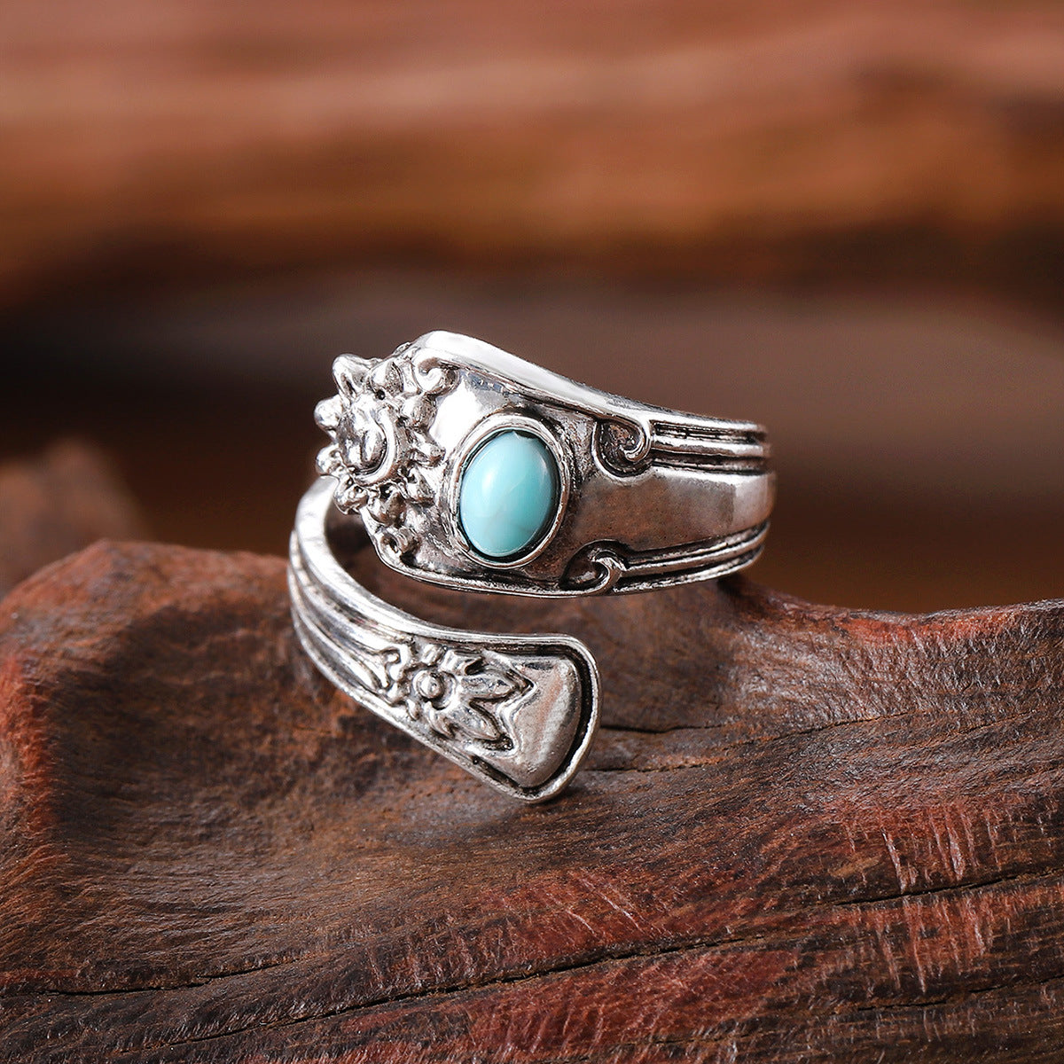 Wholesale Retro Bohemian Turquoise Carved Floral Open Adjustable Ring Antique Silver Zinc Alloy Unisex Fashion Accessory For Boutique Resale