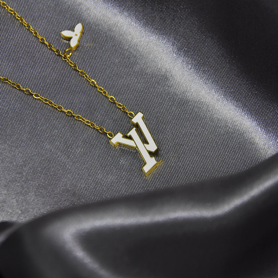 Wholesale Old Money Style Donkey Letter Enamel Pendant Necklace,  18K Gold Plated Jewelry Accessory
