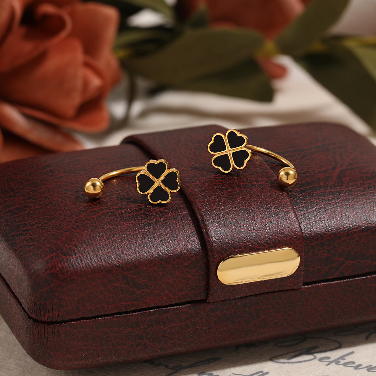 Wholesale  Light Luxury New Niche Four Love Combination Four-leaf Clover Ear Bone Earrings