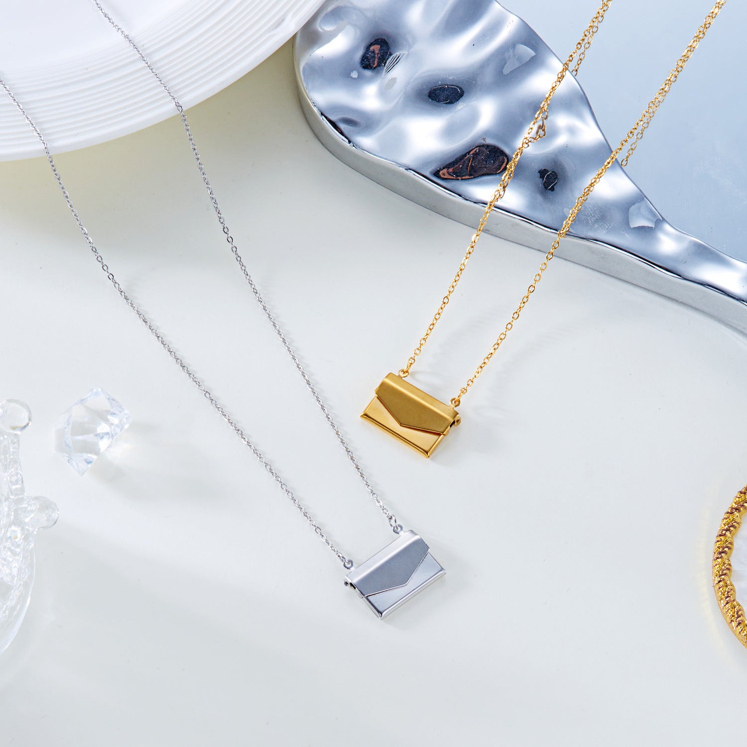 Wholesale  Stainless Steel Carved Love Can Open Photo Frame Necklace