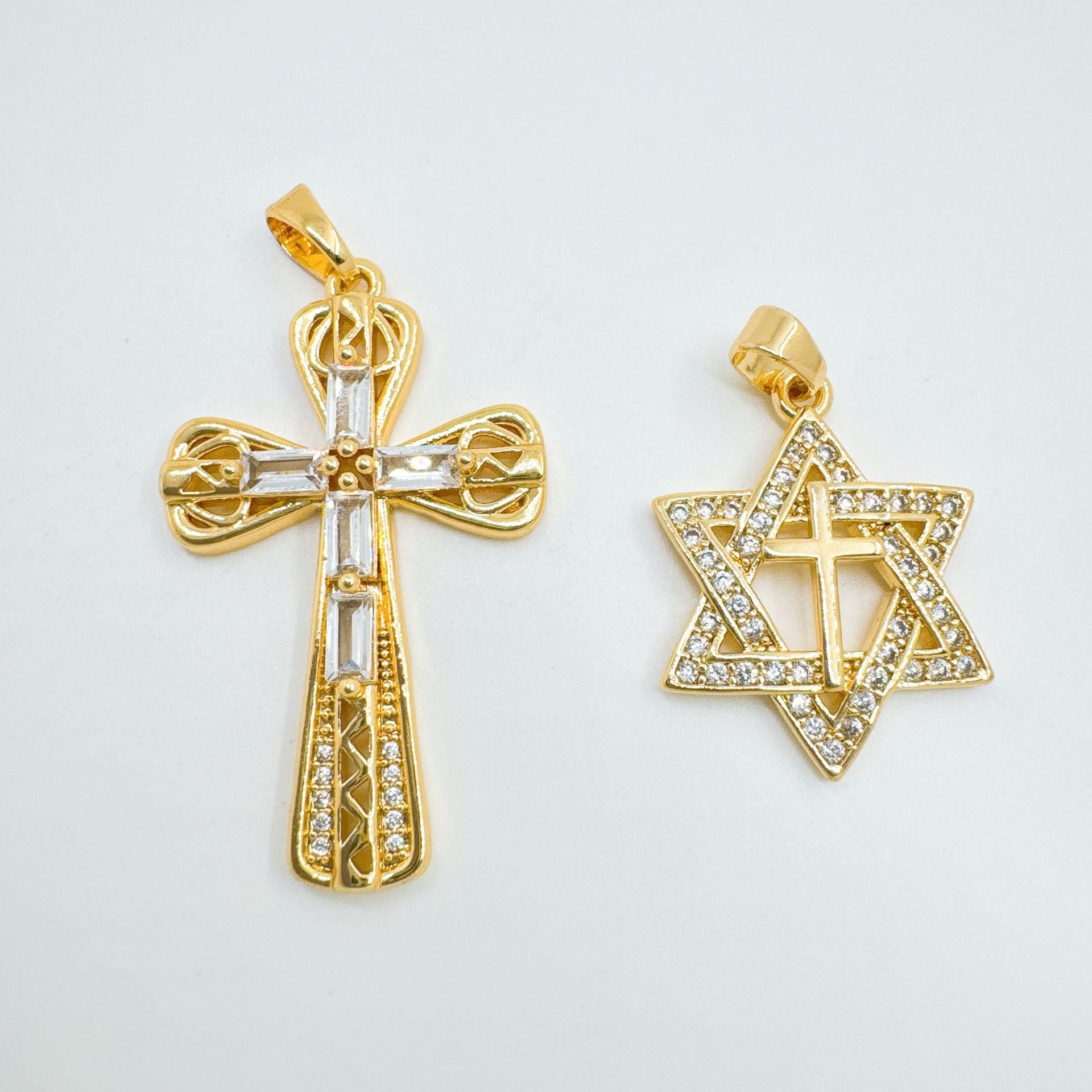 Wholesale Trendy Cross Pendant Necklace Gold Plated Copper Jewelry Accessory Gift