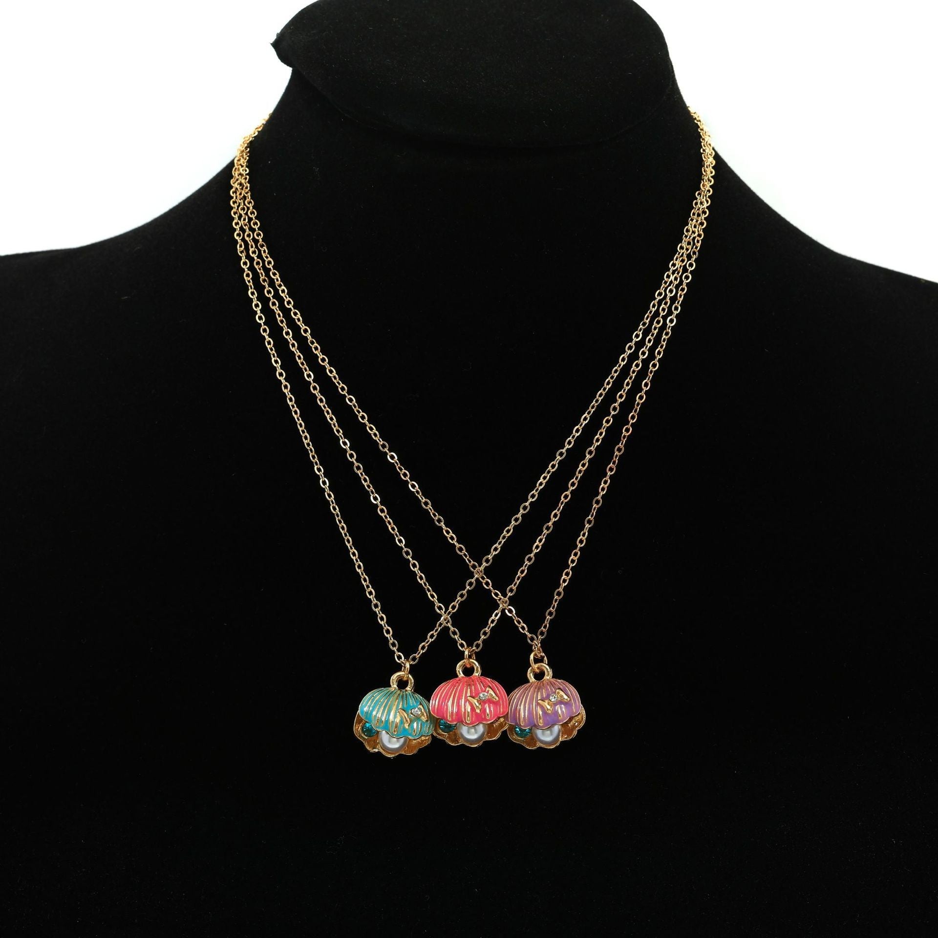Wholesale  Summer Beach Inlaid Pearl Scallop Shell Pendant  Necklace