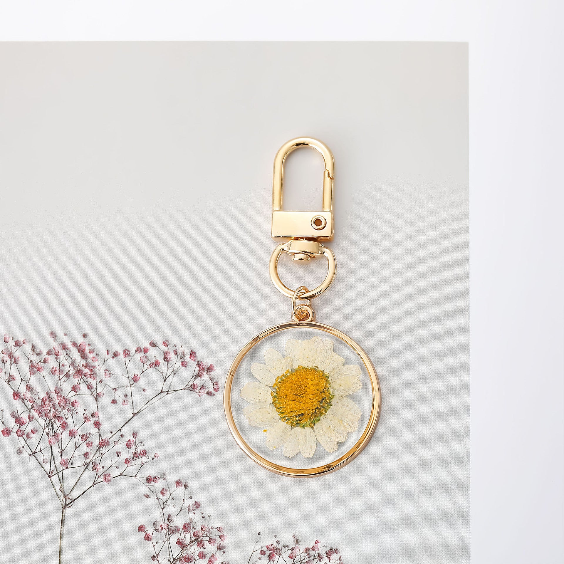 Wholesale Dried flower glue geometric heart keychains