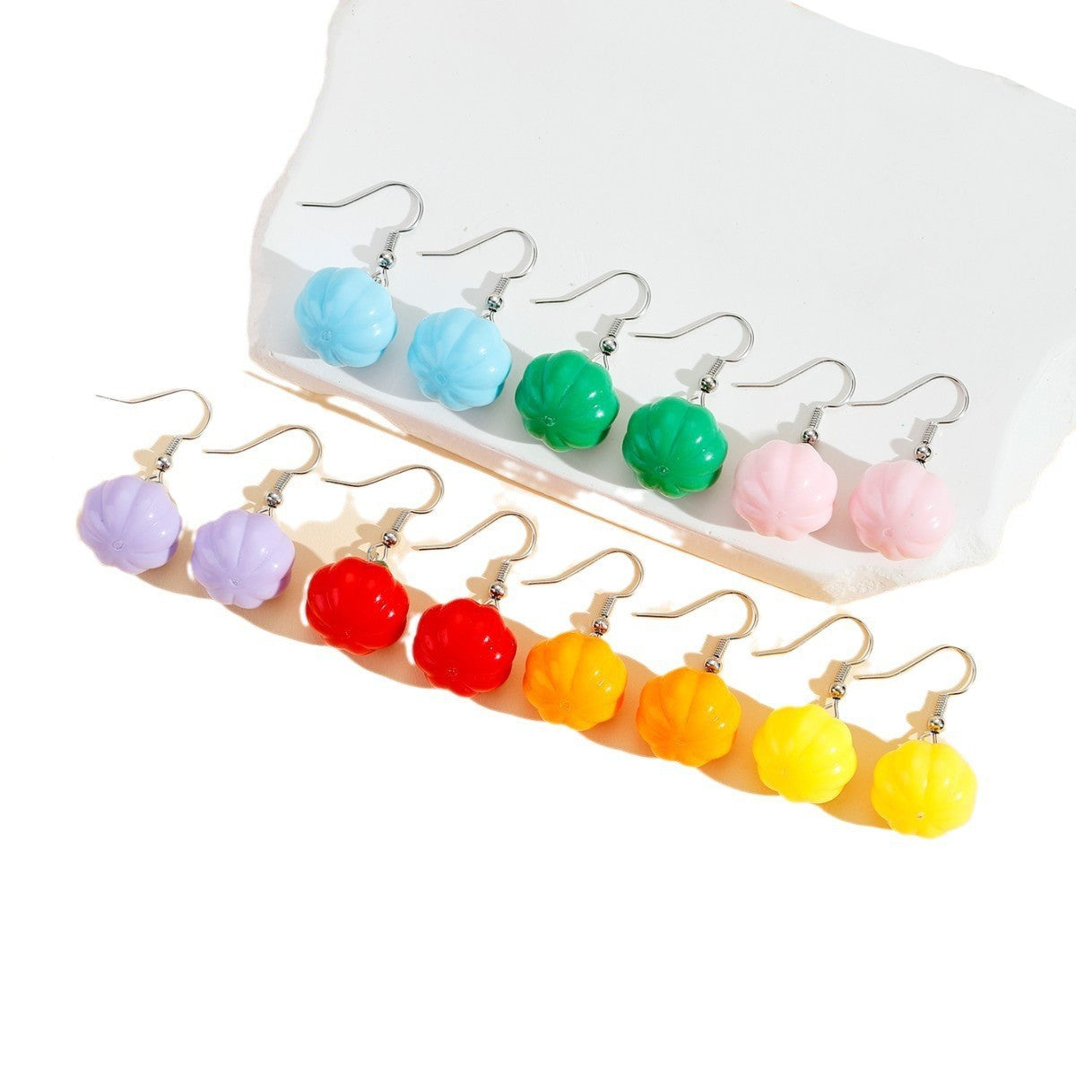 Wholesale Halloween  pumpkin earrings  cartoon acrylic colorful pumpkin earrings