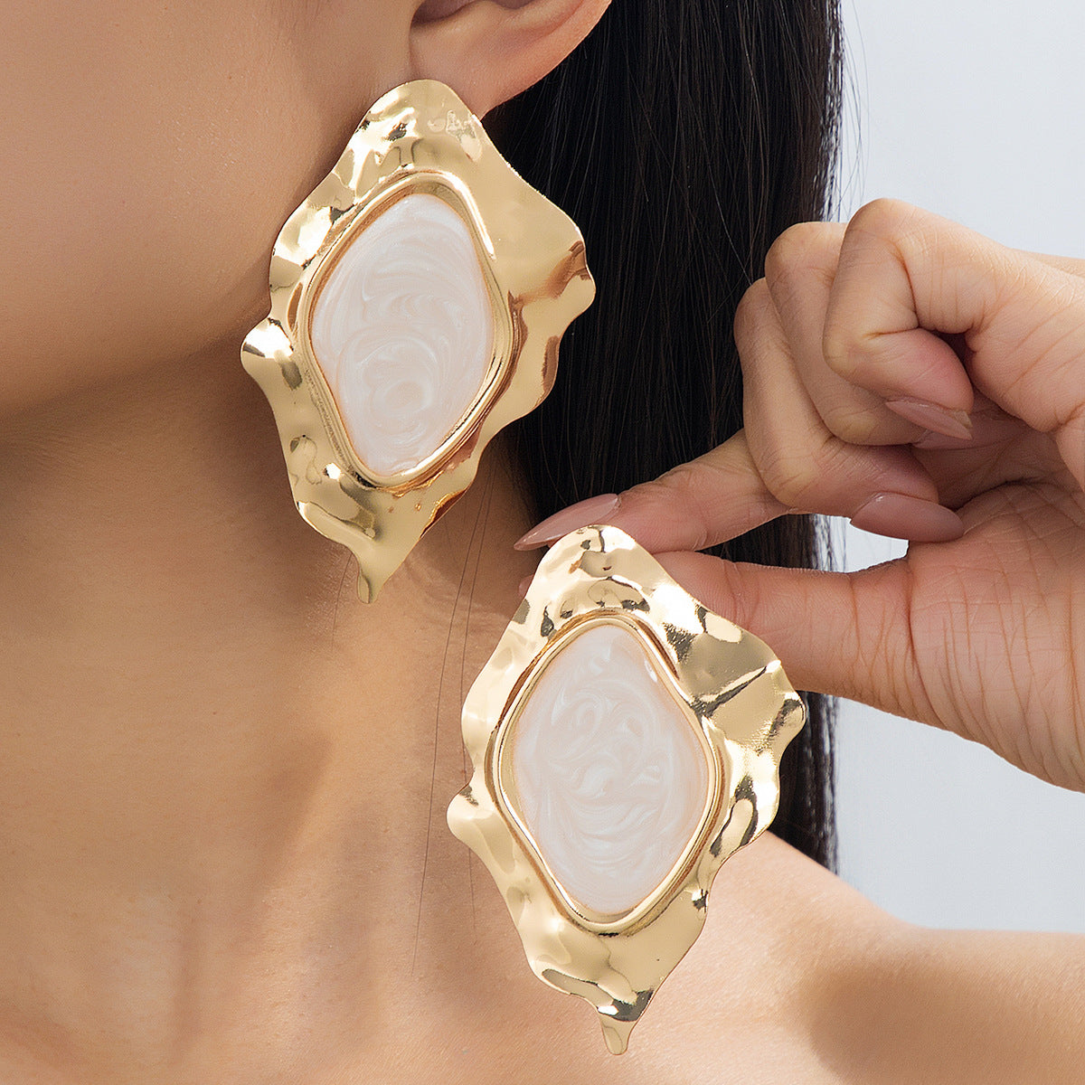 Wholesale Geometric Irregular Drip Oil Earrings Yellow Alloy For Women Party Wear Boutique Jewelry Accessory