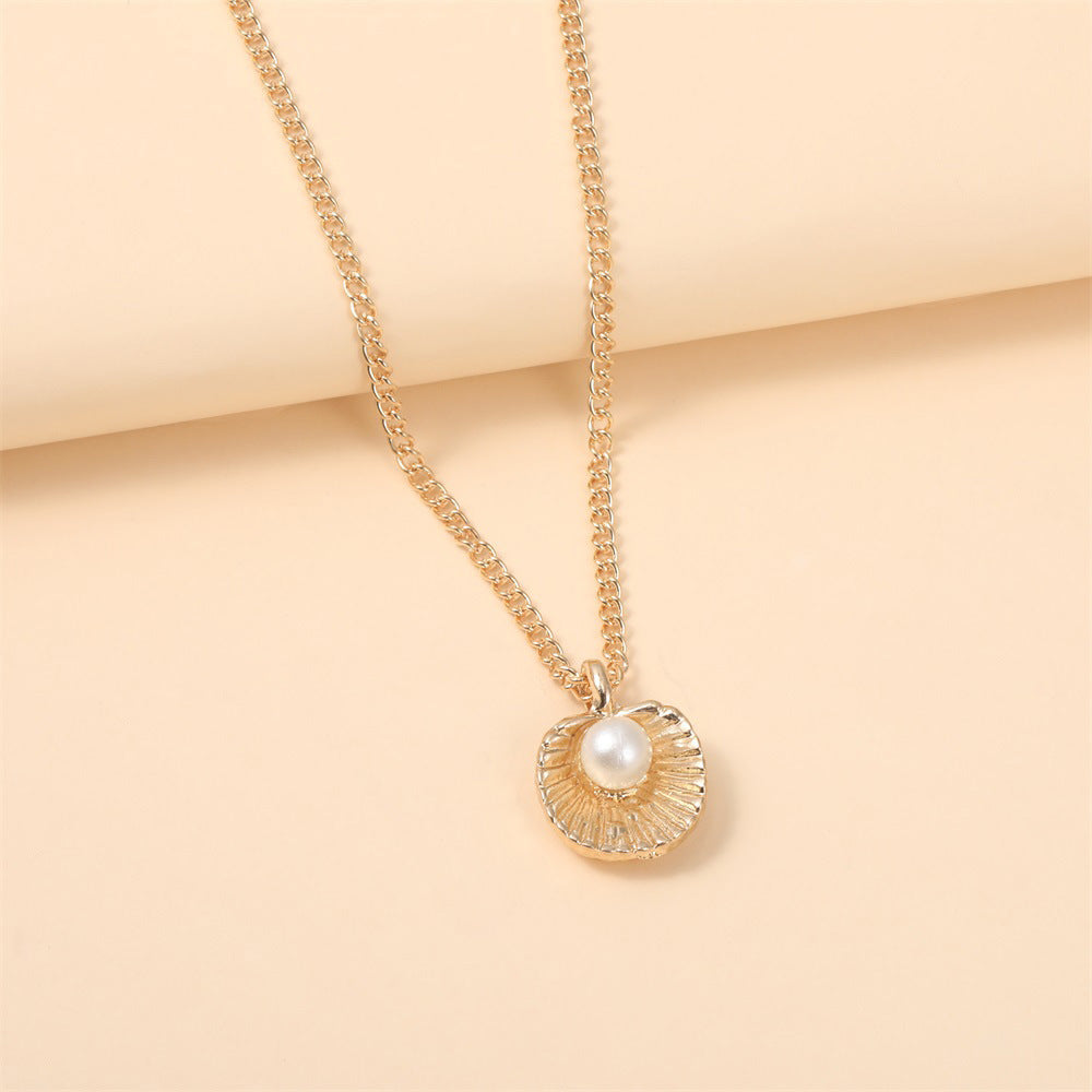Wholesale Retro Design Sense  Pearl Shell Necklace