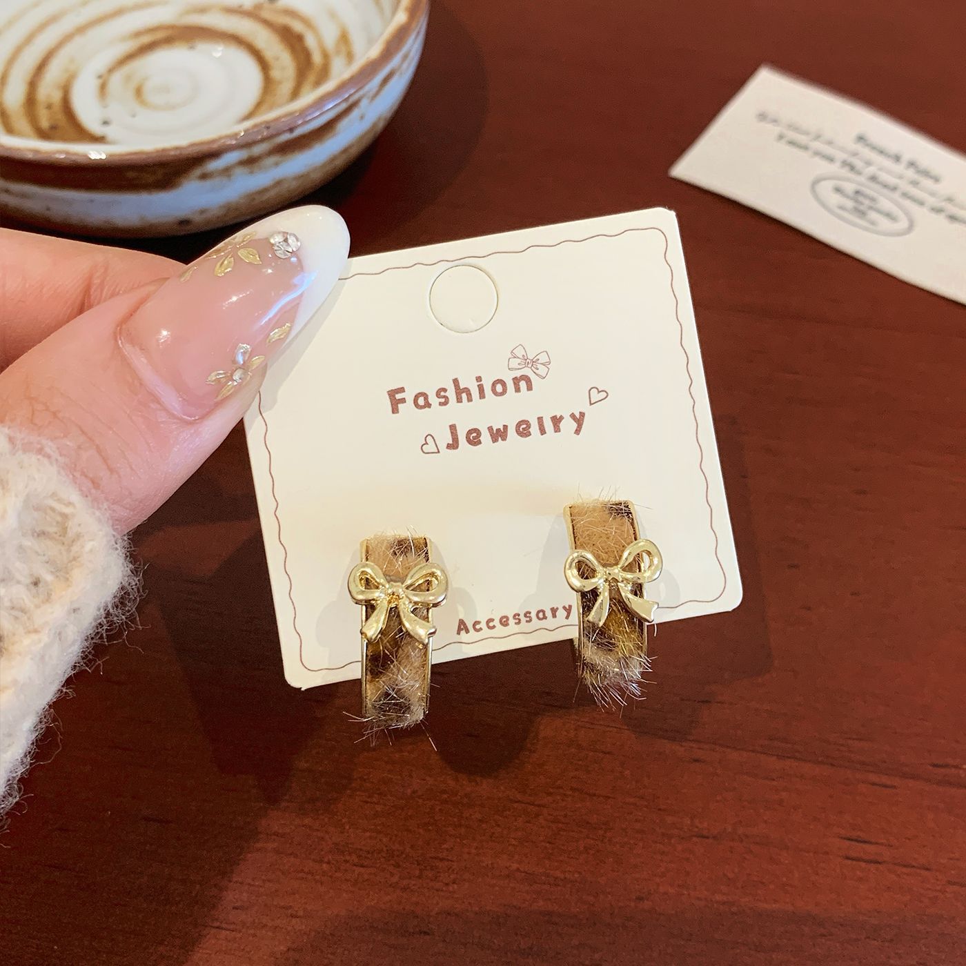 Wholesale Cute cat earrings with bows and cartoon silver needles  love Maillard earrings