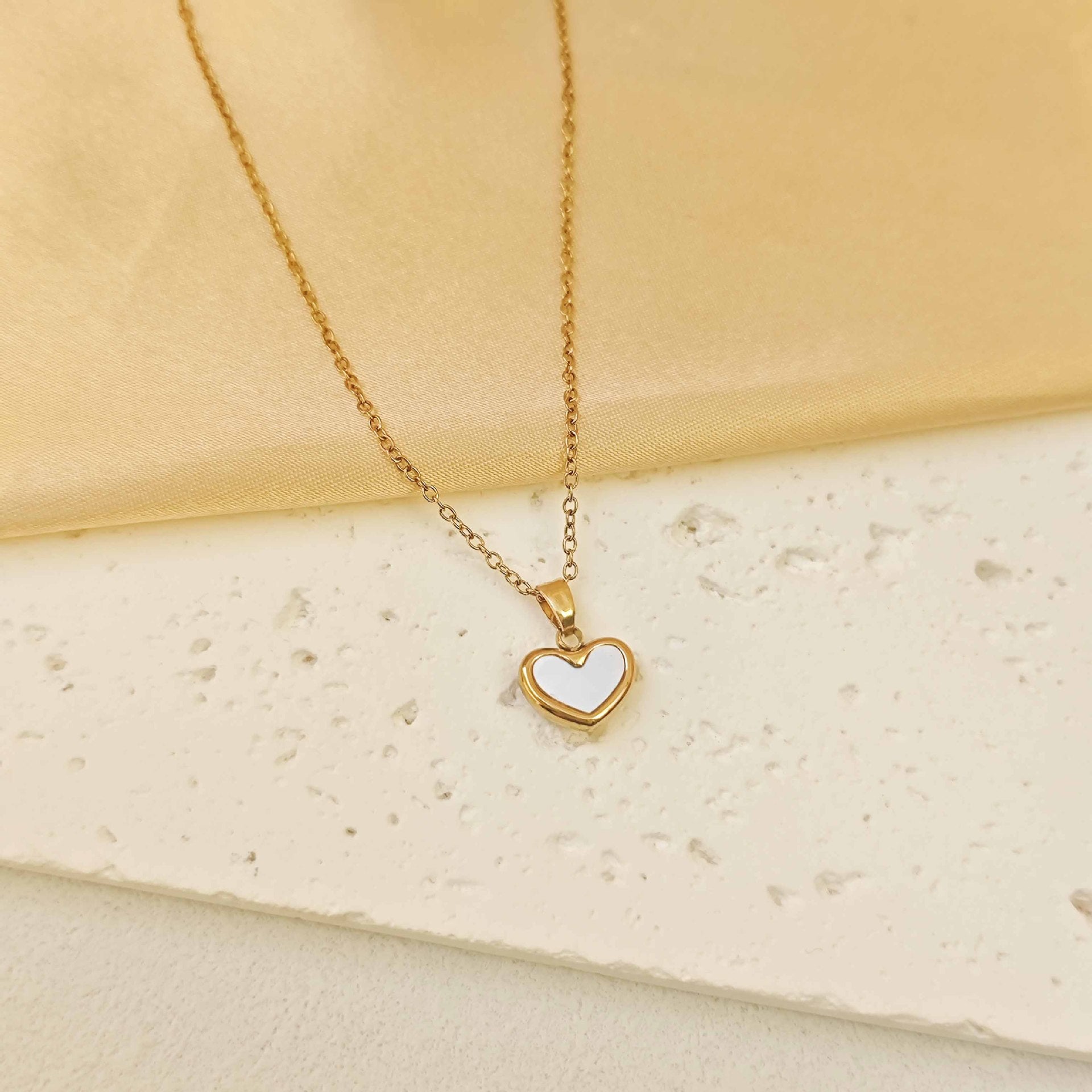 Wholesale Heart-Shaped Shell Pendant Necklace Korean Style Gold-Plated Titanium Steel Layering Jewelry for Women