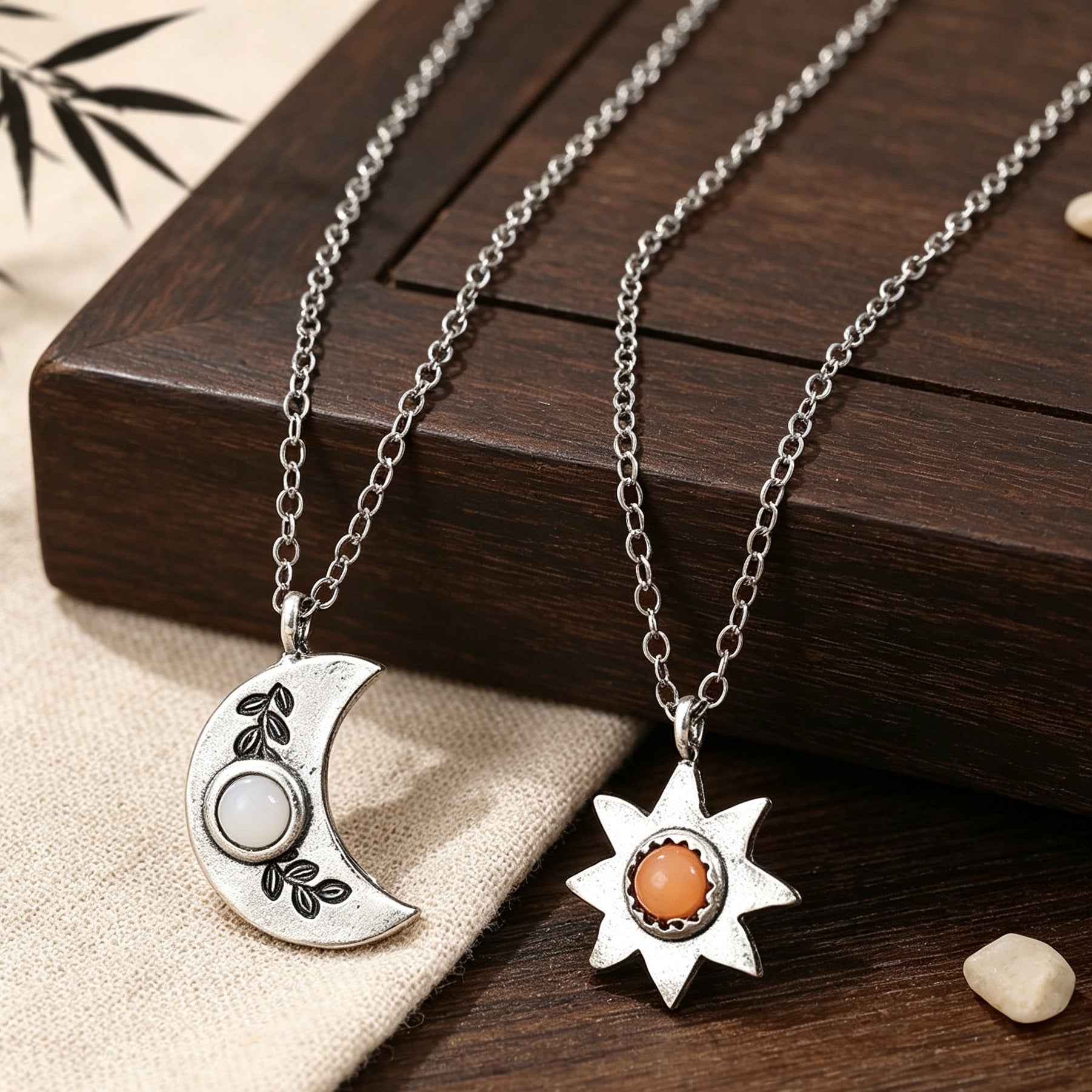 Wholesale Alloy Bohemian Vintage Star Moon Pendant Necklace With Sun Moon Gemstone Design Fashion Jewelry For Resale