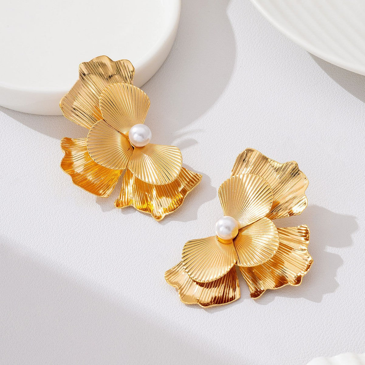 Wholesale Vintage Flower Pearl Ginkgo Leaf Earrings Gold Electroplated Iron Alloy Party Wear Fashion Accessory